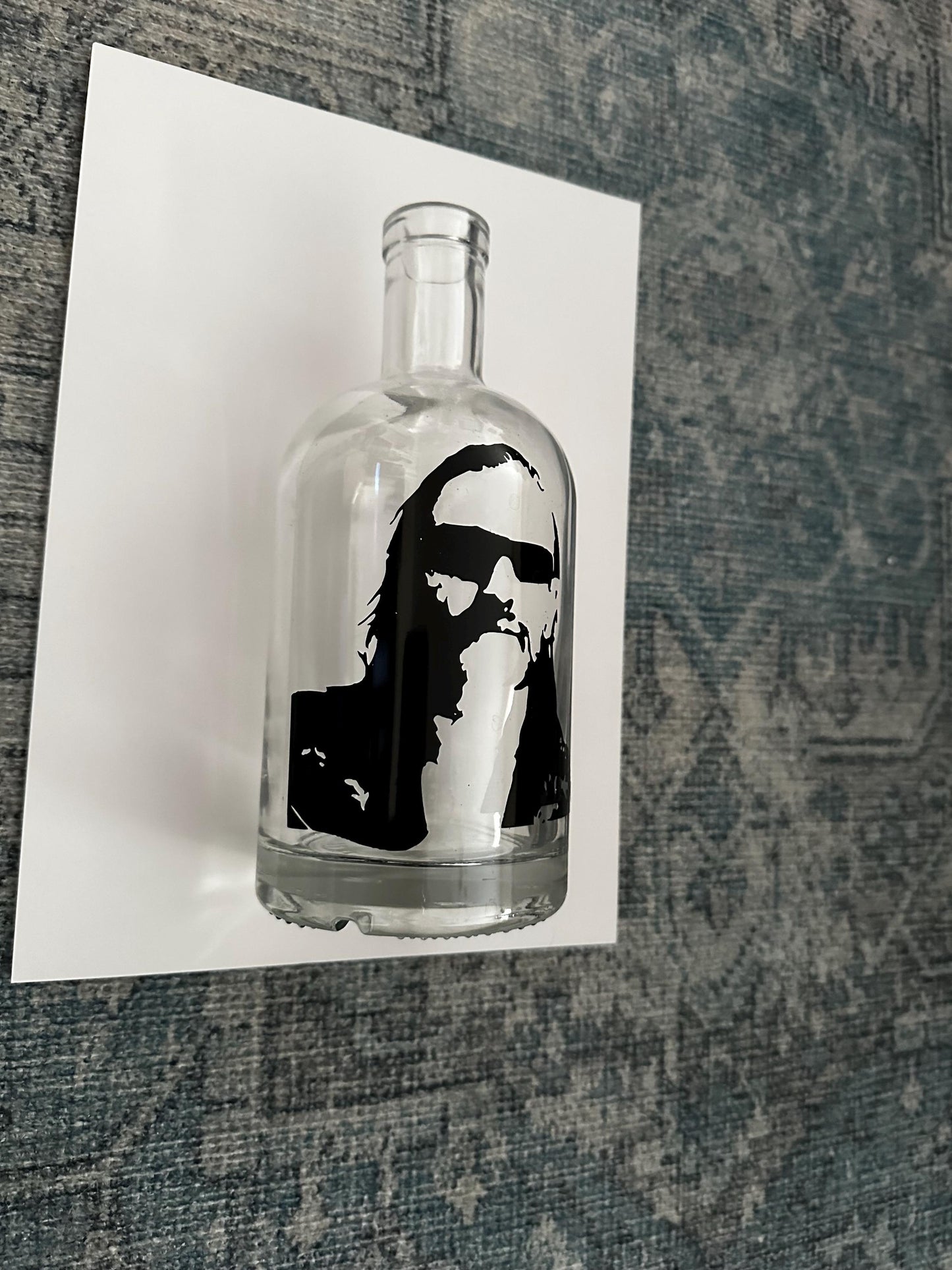 Lemmy Kilmister Tribute Glass Bottle – Handmade Motorhead Rock Memorabilia with Bottle Silhouette Art